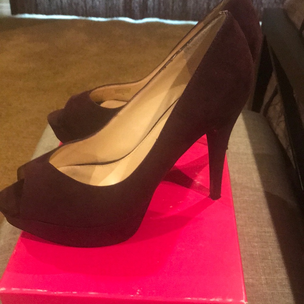 Shoes - Picture 2 of 3